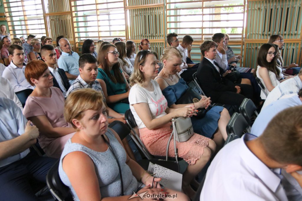 Zakończenie roku szkolnego w SP nr 4 [19.06.2019] - zdjęcie #21 - eOstroleka.pl