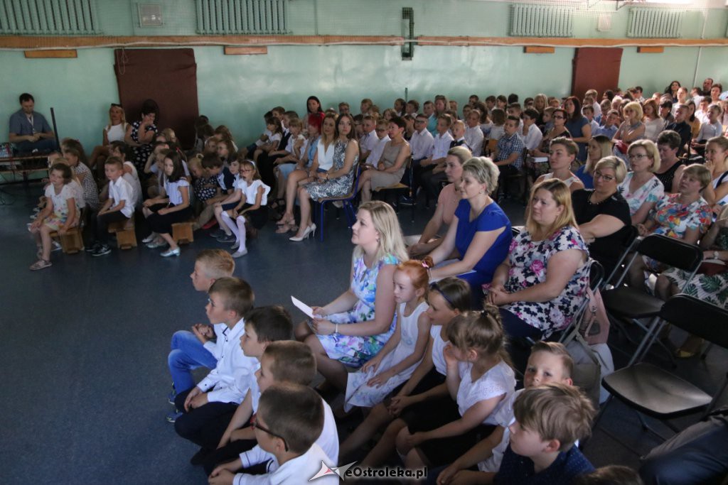 Zakończenie roku szkolnego w SP nr 4 [19.06.2019] - zdjęcie #6 - eOstroleka.pl