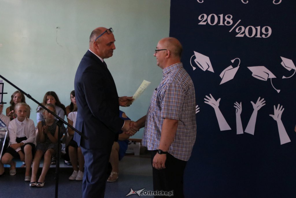 Zakończenie roku szkolnego w SP nr 4 [19.06.2019] - zdjęcie #3 - eOstroleka.pl