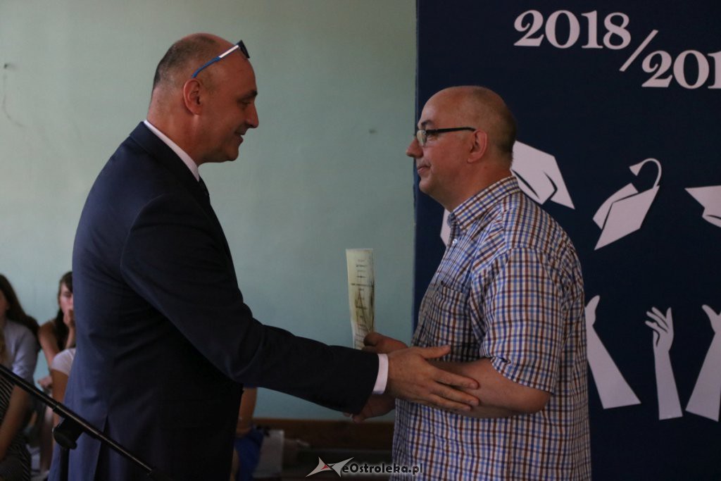 Zakończenie roku szkolnego w SP nr 4 [19.06.2019] - zdjęcie #2 - eOstroleka.pl