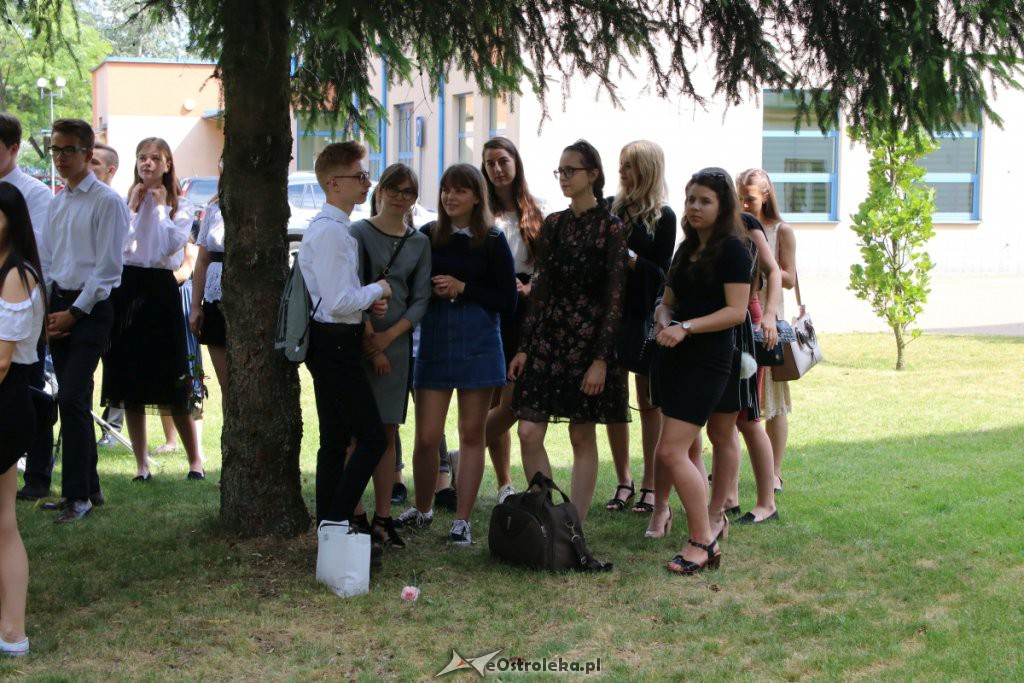 Zakończenie roku szkolnego w I LO [19.06.2019] - zdjęcie #10 - eOstroleka.pl