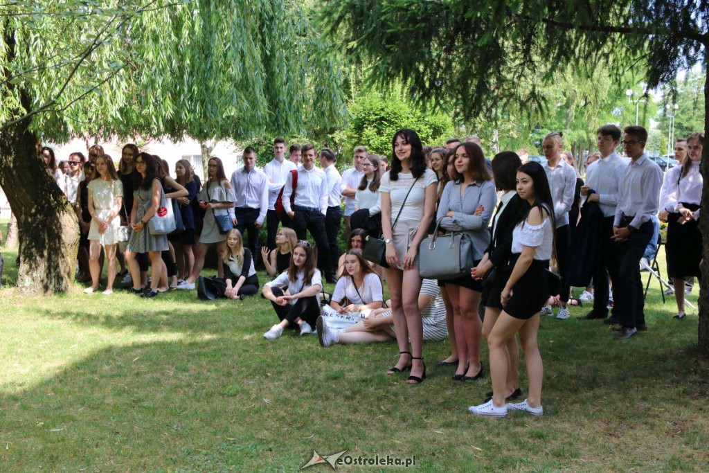 Zakończenie roku szkolnego w I LO [19.06.2019] - zdjęcie #11 - eOstroleka.pl
