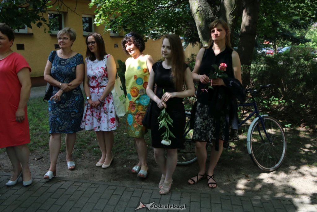 Zakończenie roku szkolnego w I LO [19.06.2019] - zdjęcie #21 - eOstroleka.pl