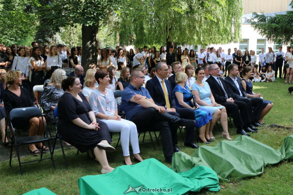 Zakończenie roku szkolnego w I LO [19.06.2019] - zdjęcie #25 - eOstroleka.pl