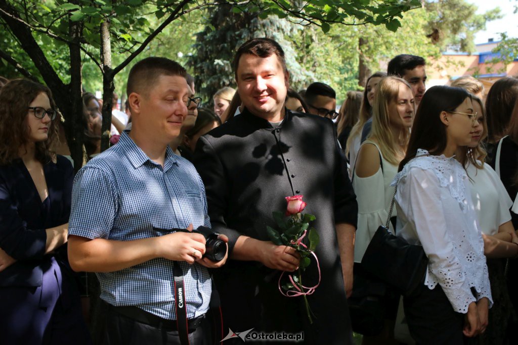 Zakończenie roku szkolnego w I LO [19.06.2019] - zdjęcie #32 - eOstroleka.pl