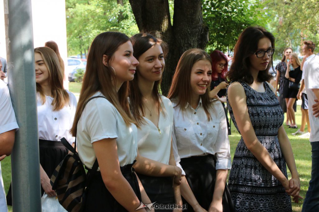 Zakończenie roku szkolnego w I LO [19.06.2019] - zdjęcie #36 - eOstroleka.pl