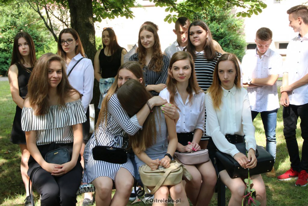 Zakończenie roku szkolnego w I LO [19.06.2019] - zdjęcie #51 - eOstroleka.pl
