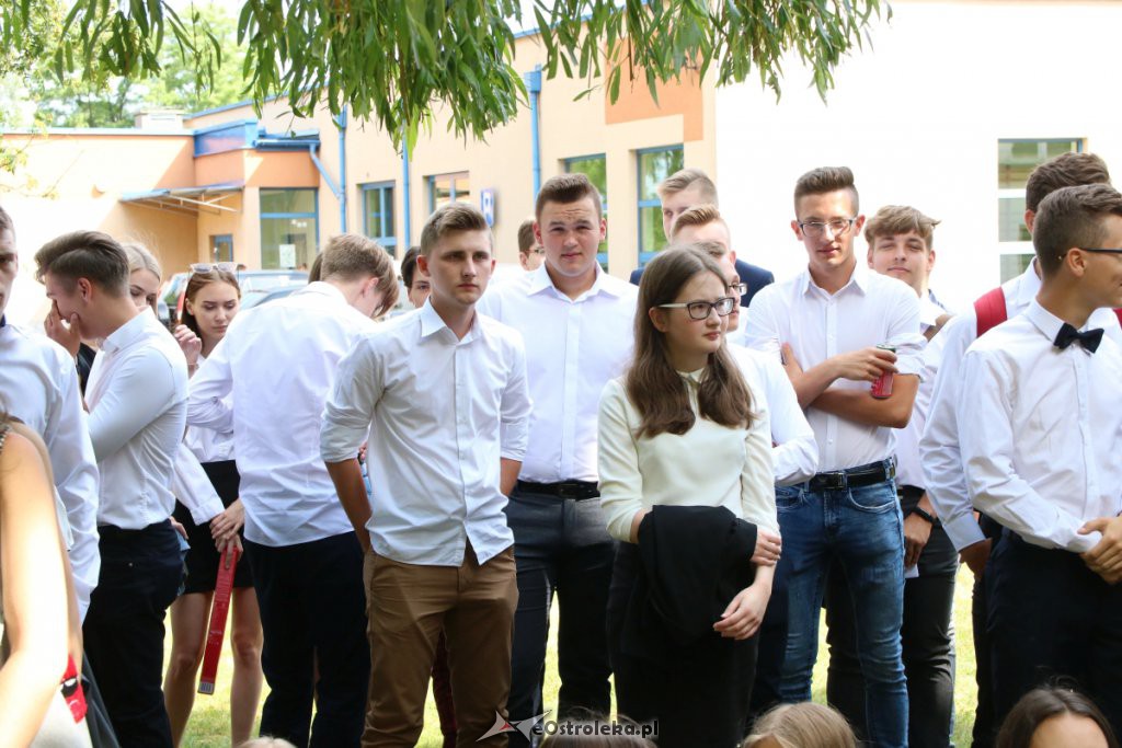 Zakończenie roku szkolnego w I LO [19.06.2019] - zdjęcie #37 - eOstroleka.pl