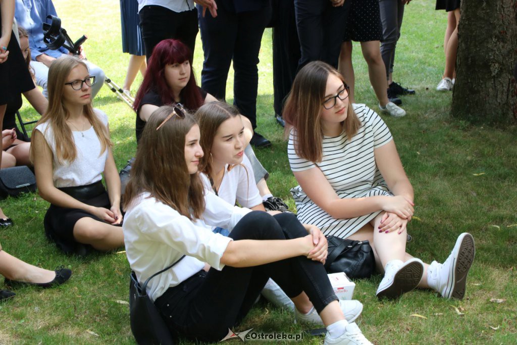 Zakończenie roku szkolnego w I LO [19.06.2019] - zdjęcie #35 - eOstroleka.pl