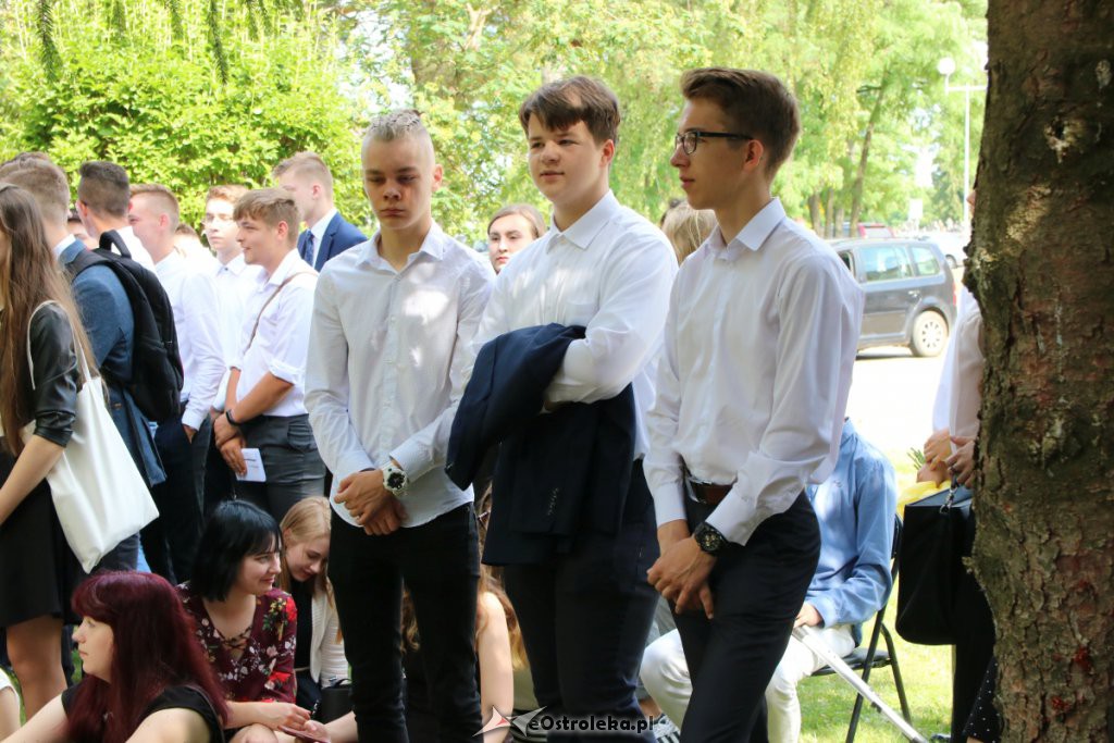 Zakończenie roku szkolnego w I LO [19.06.2019] - zdjęcie #29 - eOstroleka.pl