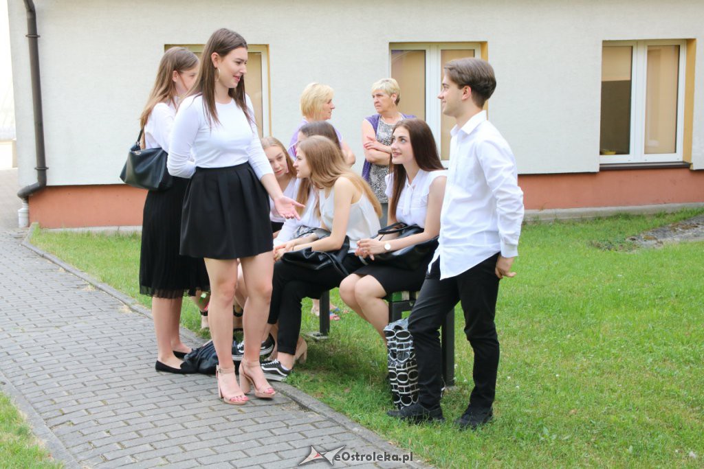 Zakończenie roku szkolnego w I LO [19.06.2019] - zdjęcie #28 - eOstroleka.pl