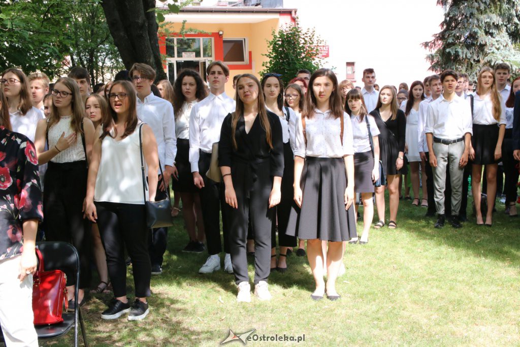 Zakończenie roku szkolnego w I LO [19.06.2019] - zdjęcie #15 - eOstroleka.pl