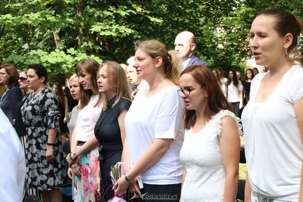 Zakończenie roku szkolnego w I LO [19.06.2019] - zdjęcie #12 - eOstroleka.pl