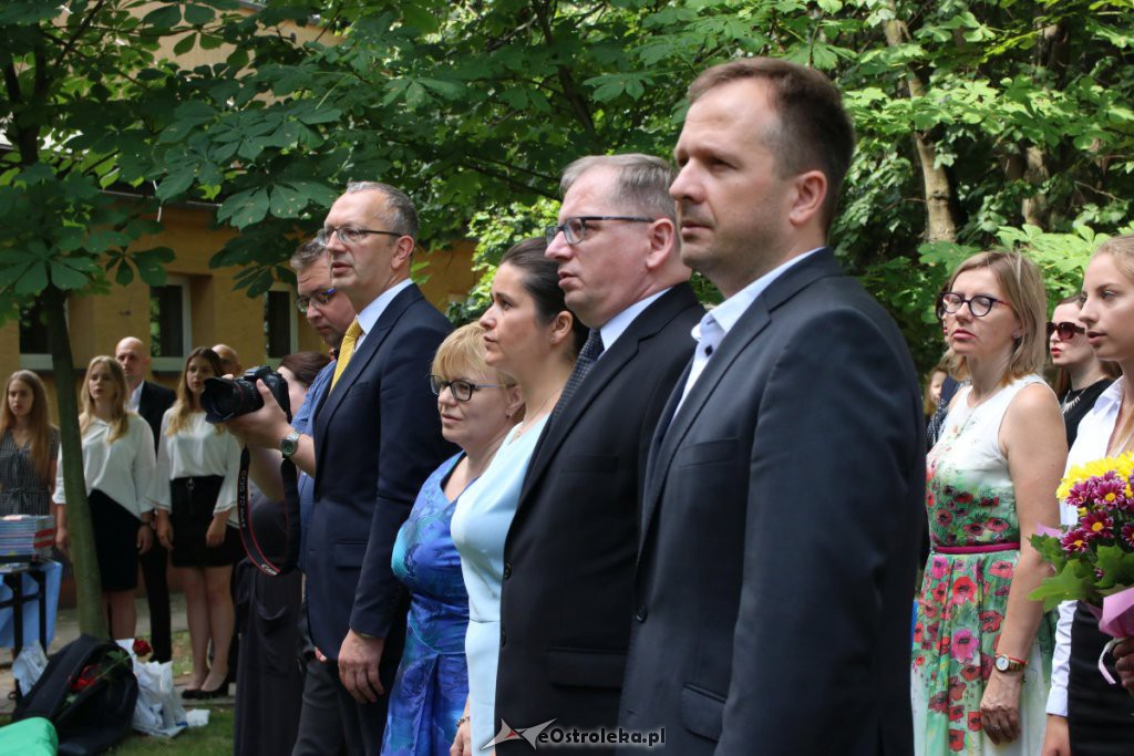 Zakończenie roku szkolnego w I LO [19.06.2019] - zdjęcie #11 - eOstroleka.pl