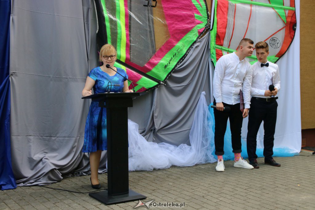 Zakończenie roku szkolnego w I LO [19.06.2019] - zdjęcie #10 - eOstroleka.pl