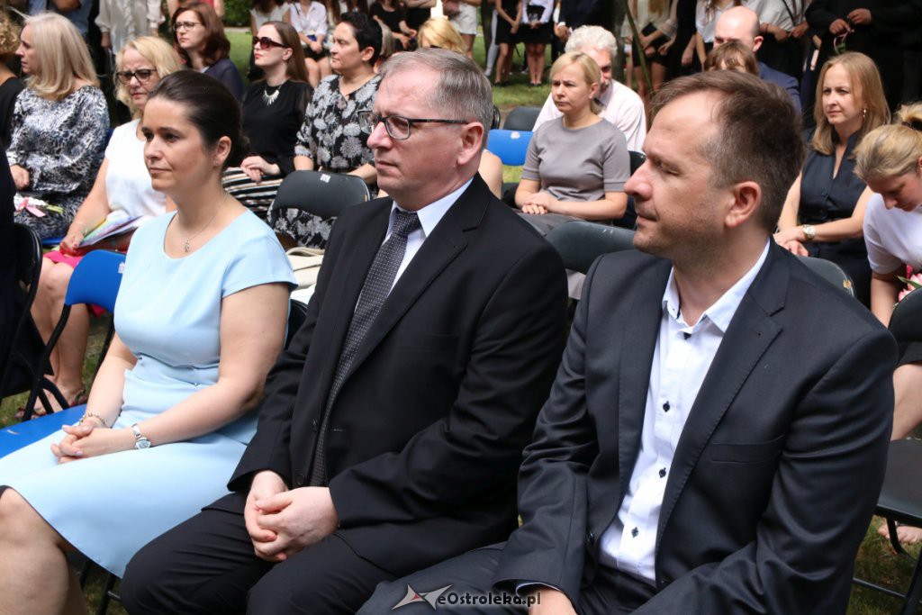 Zakończenie roku szkolnego w I LO [19.06.2019] - zdjęcie #7 - eOstroleka.pl