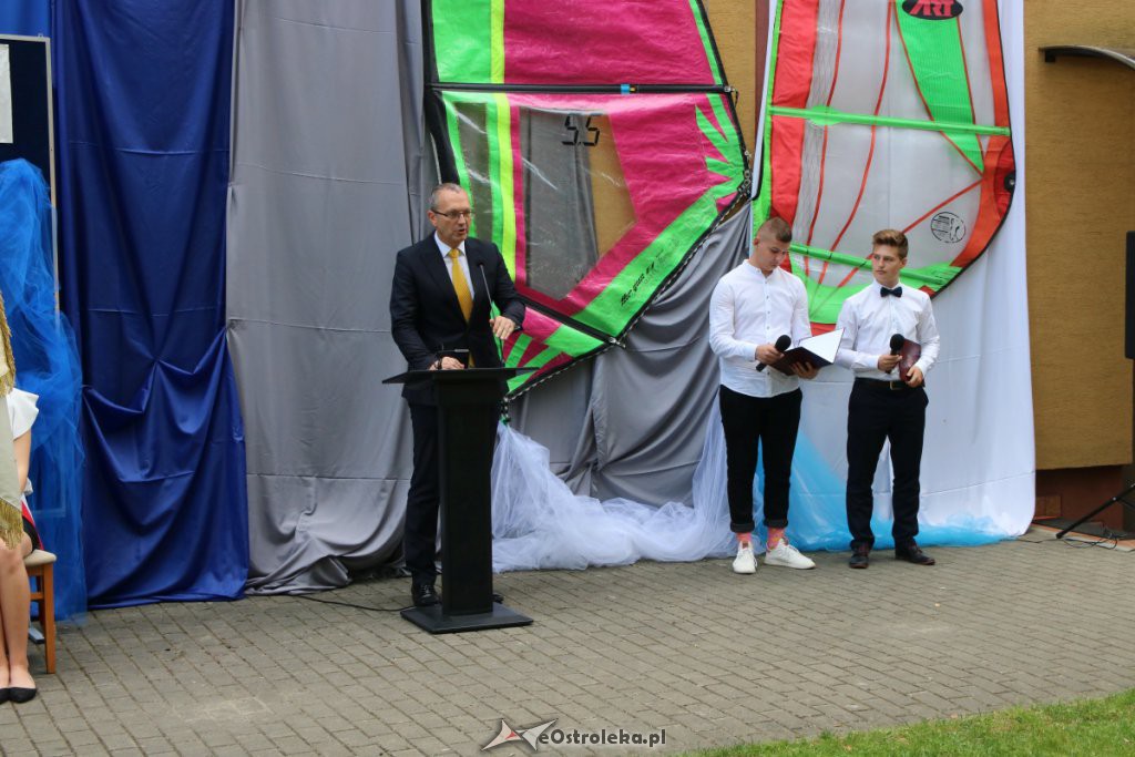 Zakończenie roku szkolnego w I LO [19.06.2019] - zdjęcie #3 - eOstroleka.pl