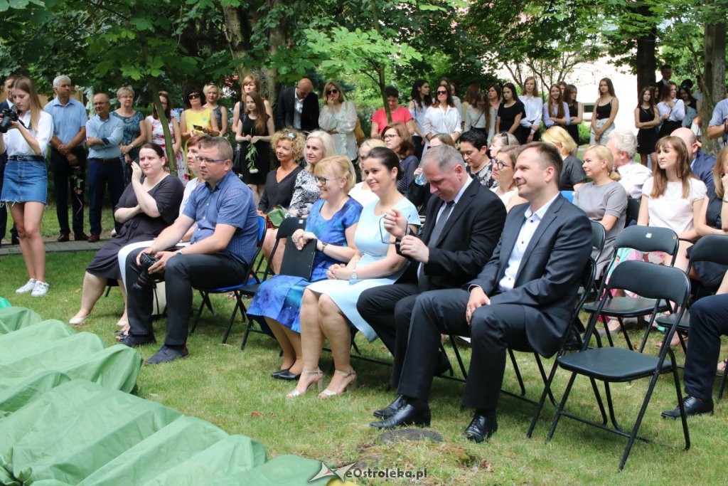Zakończenie roku szkolnego w I LO [19.06.2019] - zdjęcie #1 - eOstroleka.pl