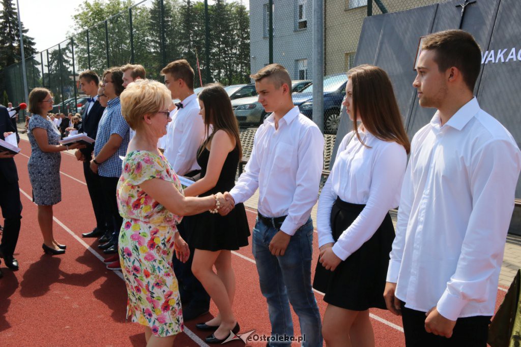 Zakończenie roku szkolnego w ZSZ nr 1 [19.06.2019] - zdjęcie #29 - eOstroleka.pl
