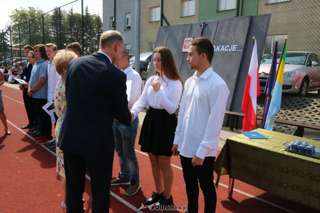 Zakończenie roku szkolnego w ZSZ nr 1 [19.06.2019] - zdjęcie #30 - eOstroleka.pl