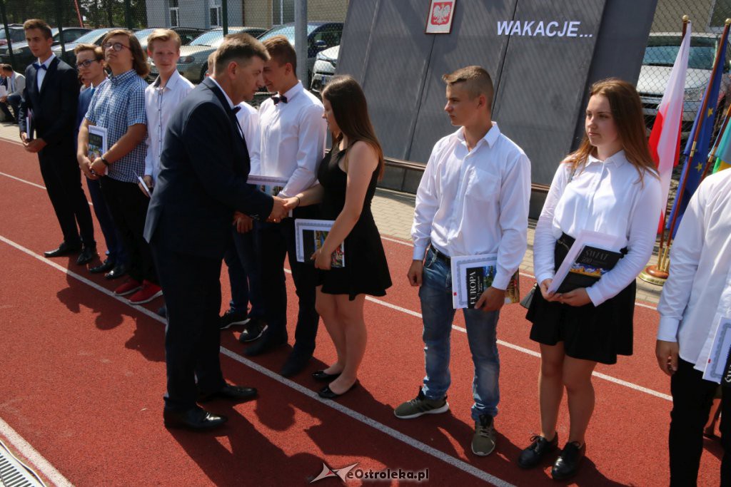 Zakończenie roku szkolnego w ZSZ nr 1 [19.06.2019] - zdjęcie #35 - eOstroleka.pl