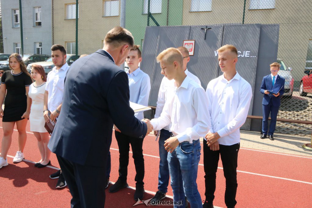 Zakończenie roku szkolnego w ZSZ nr 1 [19.06.2019] - zdjęcie #65 - eOstroleka.pl