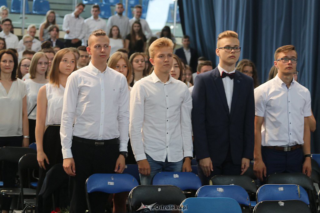 Zakończenie roku szkolnego w II LO [19.06.2019] - zdjęcie #2 - eOstroleka.pl