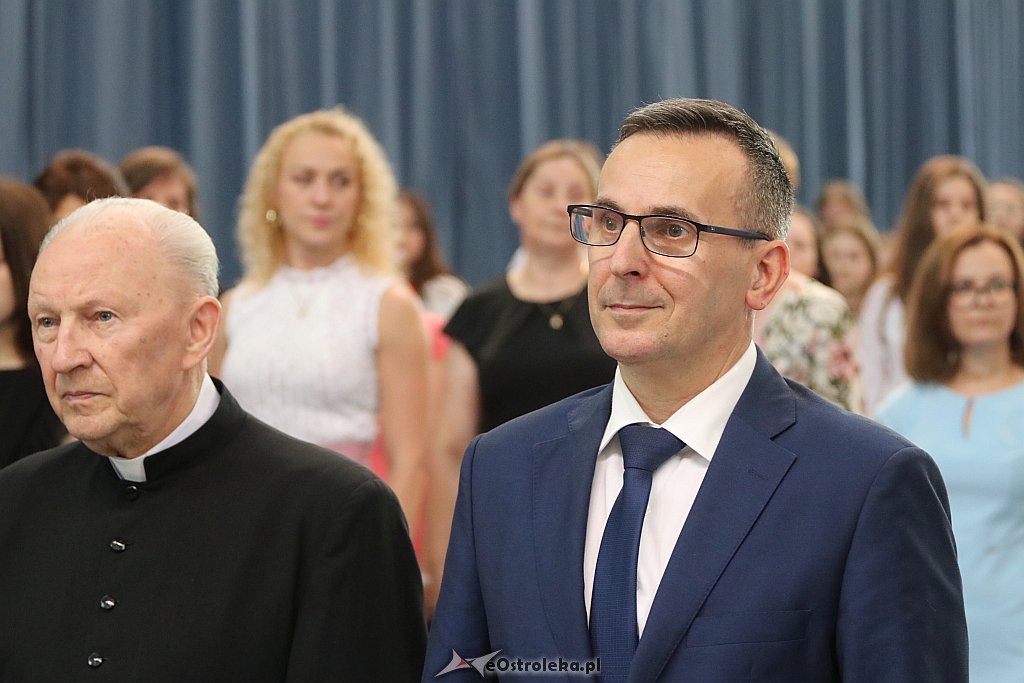 Zakończenie roku szkolnego w II LO [19.06.2019] - zdjęcie #8 - eOstroleka.pl