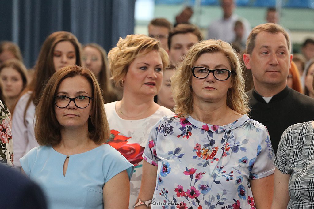 Zakończenie roku szkolnego w II LO [19.06.2019] - zdjęcie #9 - eOstroleka.pl