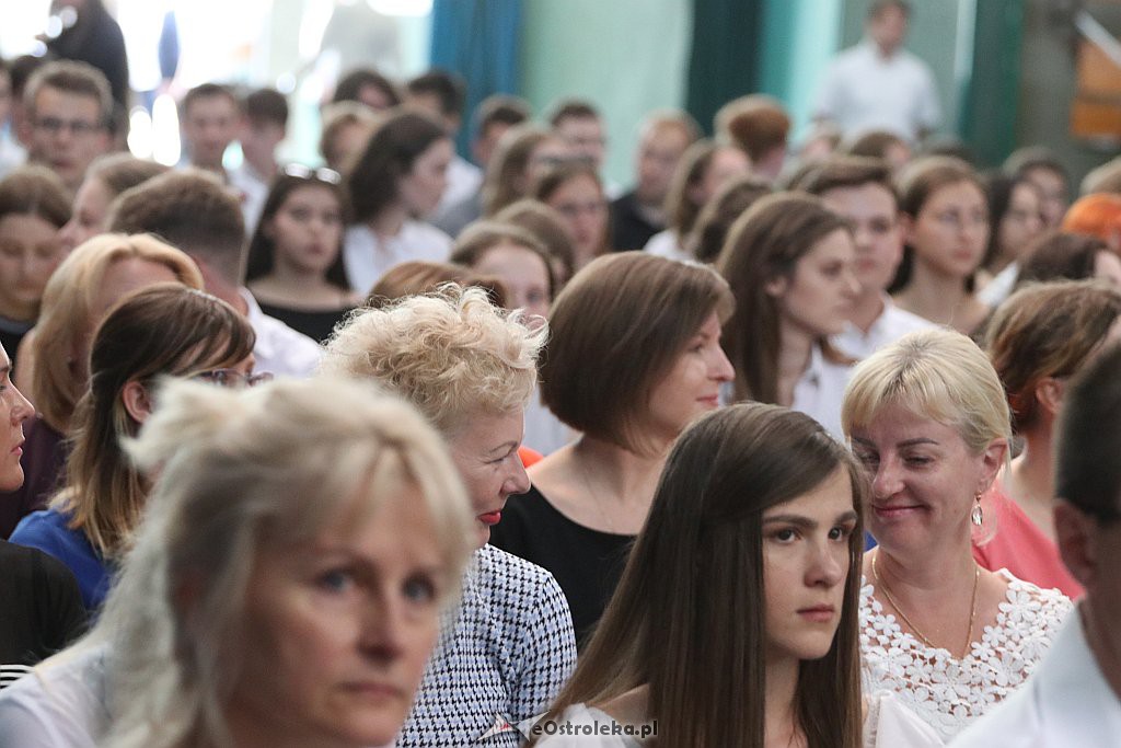 Zakończenie roku szkolnego w II LO [19.06.2019] - zdjęcie #15 - eOstroleka.pl