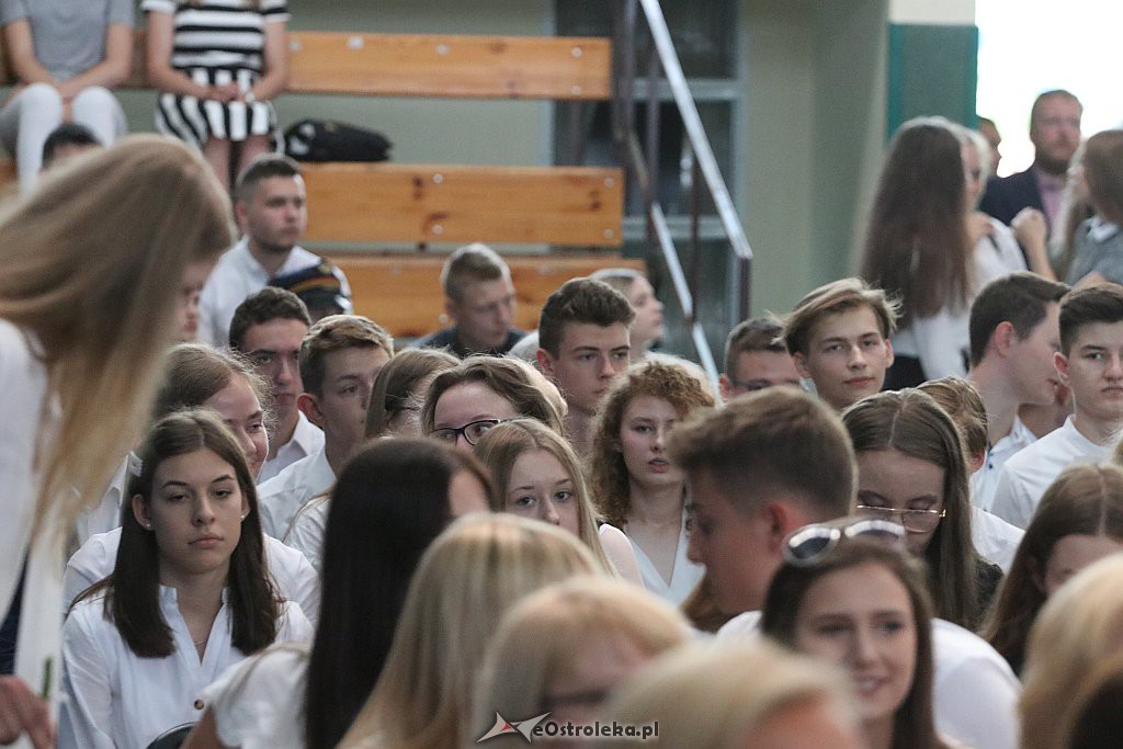 Zakończenie roku szkolnego w II LO [19.06.2019] - zdjęcie #16 - eOstroleka.pl