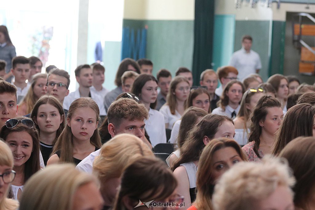 Zakończenie roku szkolnego w II LO [19.06.2019] - zdjęcie #19 - eOstroleka.pl