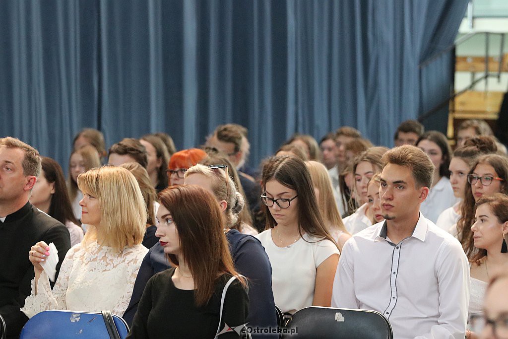 Zakończenie roku szkolnego w II LO [19.06.2019] - zdjęcie #30 - eOstroleka.pl