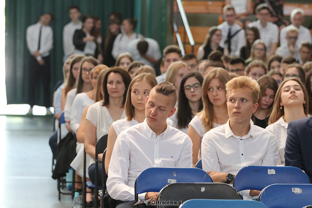 Zakończenie roku szkolnego w II LO [19.06.2019] - zdjęcie #33 - eOstroleka.pl