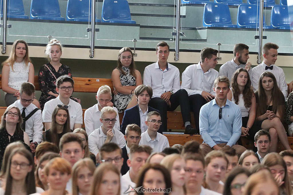 Zakończenie roku szkolnego w II LO [19.06.2019] - zdjęcie #37 - eOstroleka.pl