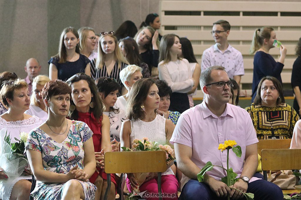 Zakończenie roku szkolnego w III LO [19.06.2019] - zdjęcie #9 - eOstroleka.pl