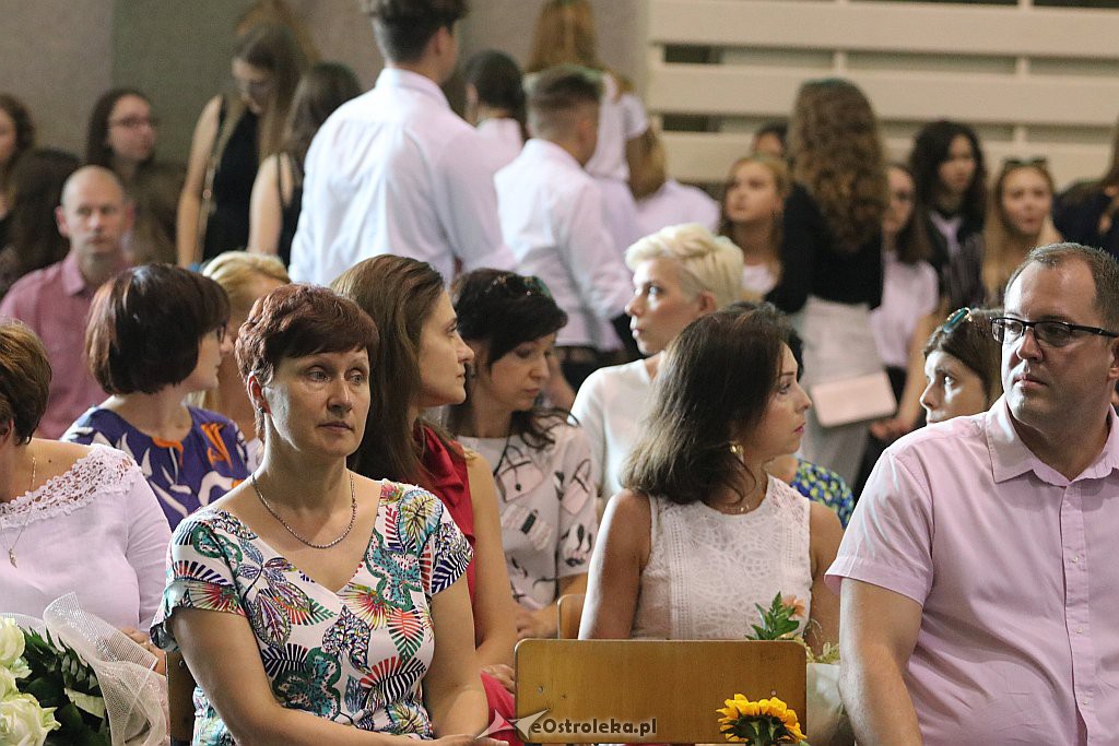 Zakończenie roku szkolnego w III LO [19.06.2019] - zdjęcie #17 - eOstroleka.pl