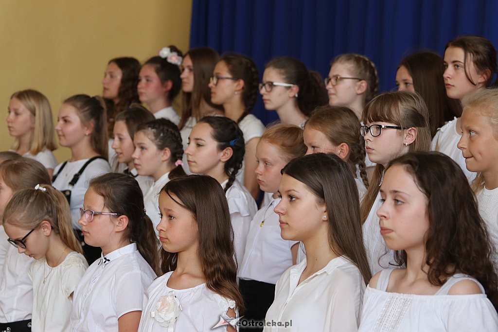 Zakończnenie roku szkolnego w SP 1 [19.06.2019] - zdjęcie #10 - eOstroleka.pl