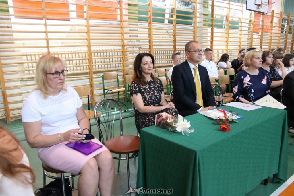 Zakończenie roku szkolnego w SP 5 [19.06.2019] - zdjęcie #42 - eOstroleka.pl