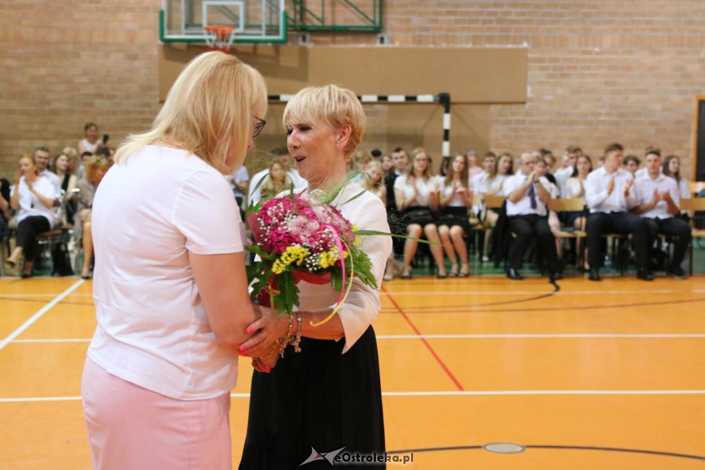 Zakończenie roku szkolnego w SP 5 [19.06.2019] - zdjęcie #1 - eOstroleka.pl