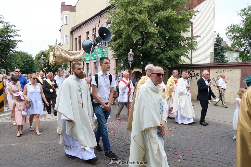 Procesja Bożego Ciała w parafi pw. św. Antoniego Padewskiego w Ostrołęce [20.06.2019] - zdjęcie #48 - eOstroleka.pl
