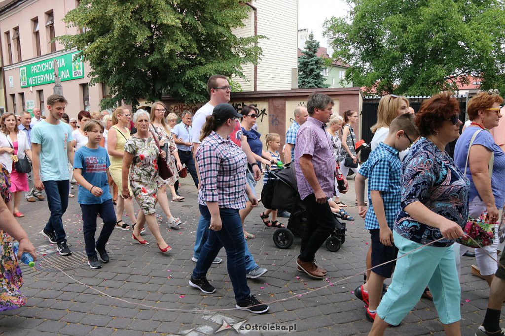 Procesja Bożego Ciała w parafi pw. św. Antoniego Padewskiego w Ostrołęce [20.06.2019] - zdjęcie #154 - eOstroleka.pl