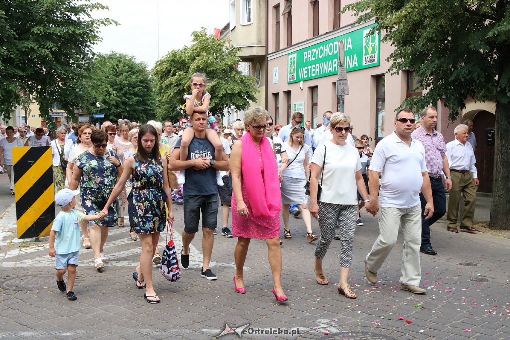 Procesja Bożego Ciała w parafi pw. św. Antoniego Padewskiego w Ostrołęce [20.06.2019] - zdjęcie #153 - eOstroleka.pl
