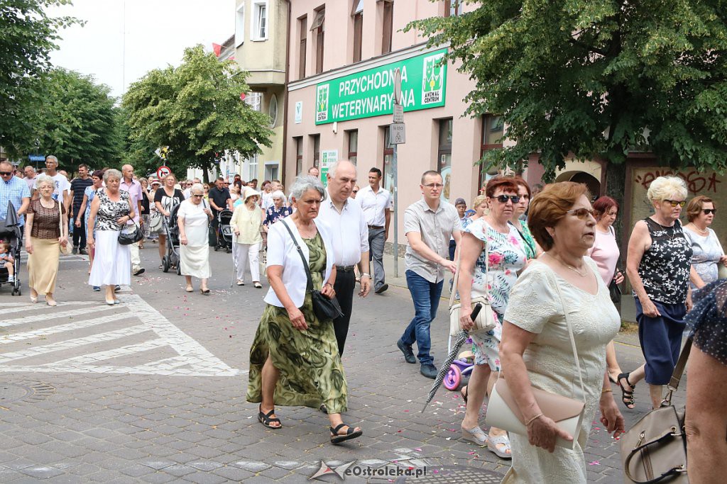Procesja Bożego Ciała w parafi pw. św. Antoniego Padewskiego w Ostrołęce [20.06.2019] - zdjęcie #150 - eOstroleka.pl