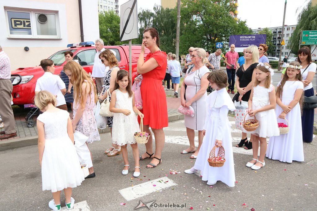 Procesja Bożego Ciała w parafi pw. św. Antoniego Padewskiego w Ostrołęce [20.06.2019] - zdjęcie #142 - eOstroleka.pl