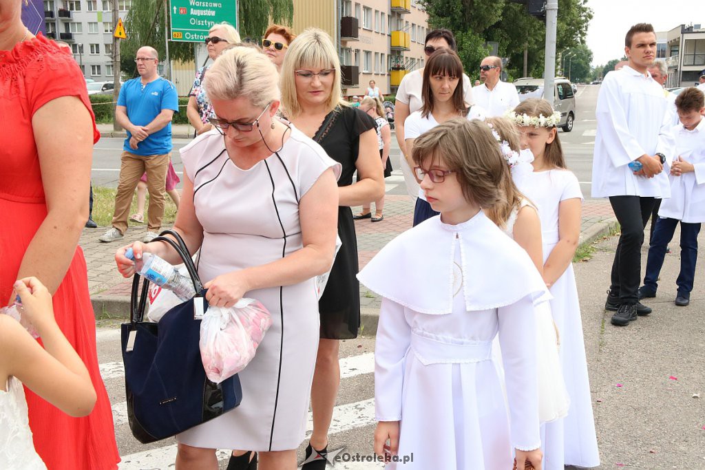 Procesja Bożego Ciała w parafi pw. św. Antoniego Padewskiego w Ostrołęce [20.06.2019] - zdjęcie #123 - eOstroleka.pl