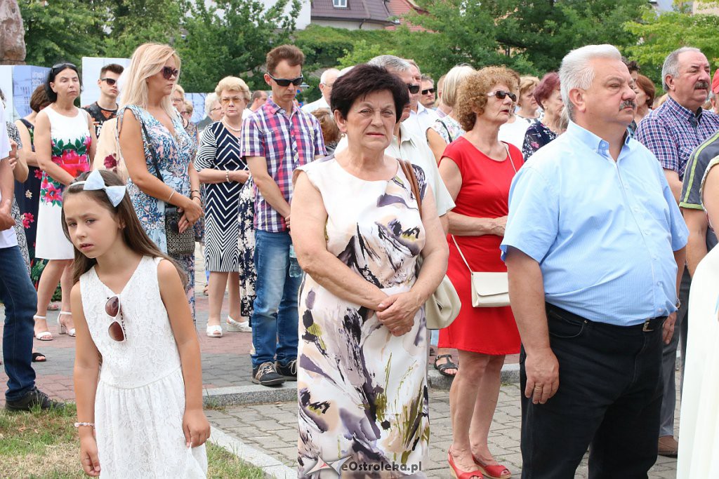 Procesja Bożego Ciała w parafi pw. św. Antoniego Padewskiego w Ostrołęce [20.06.2019] - zdjęcie #122 - eOstroleka.pl