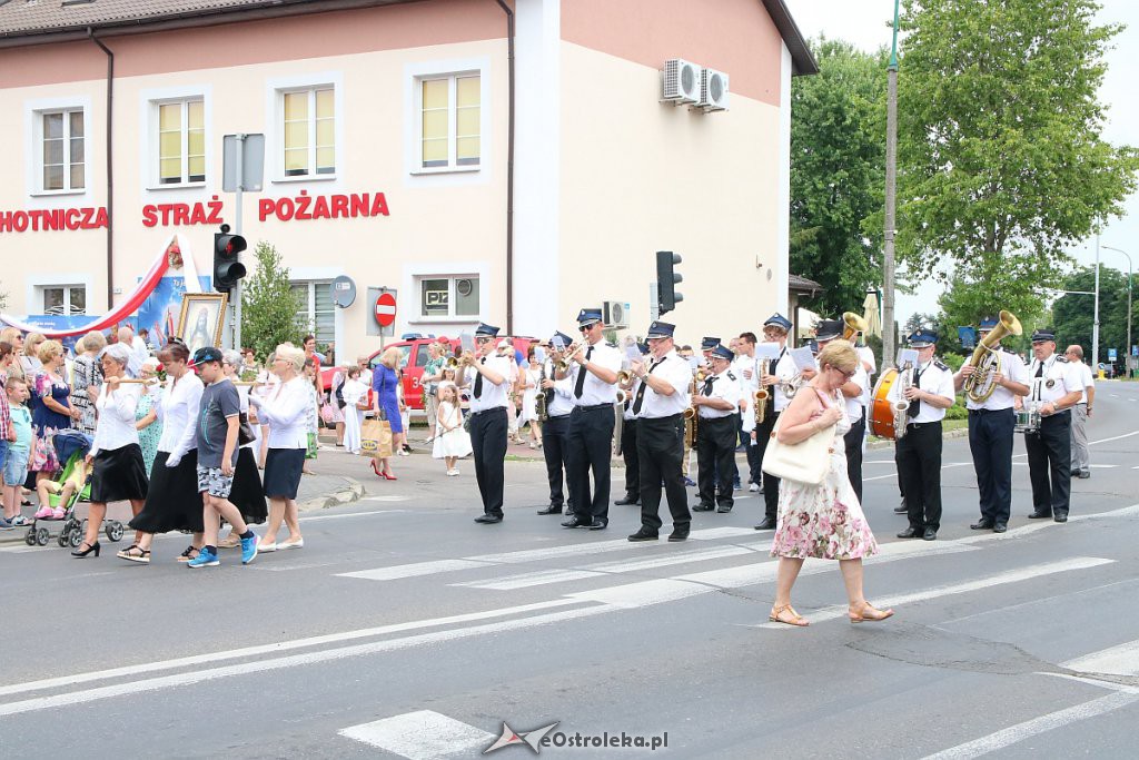 Procesja Bożego Ciała w parafi pw. św. Antoniego Padewskiego w Ostrołęce [20.06.2019] - zdjęcie #118 - eOstroleka.pl