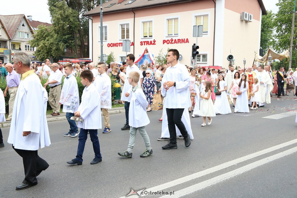 Procesja Bożego Ciała w parafi pw. św. Antoniego Padewskiego w Ostrołęce [20.06.2019] - zdjęcie #114 - eOstroleka.pl