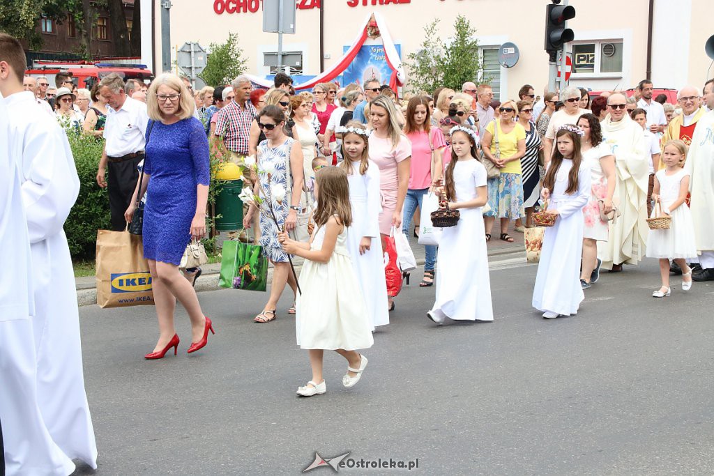 Procesja Bożego Ciała w parafi pw. św. Antoniego Padewskiego w Ostrołęce [20.06.2019] - zdjęcie #112 - eOstroleka.pl